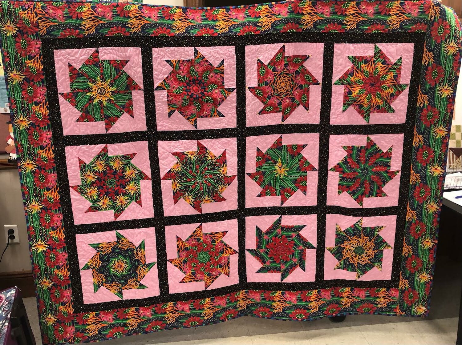 A photo of the quilt.